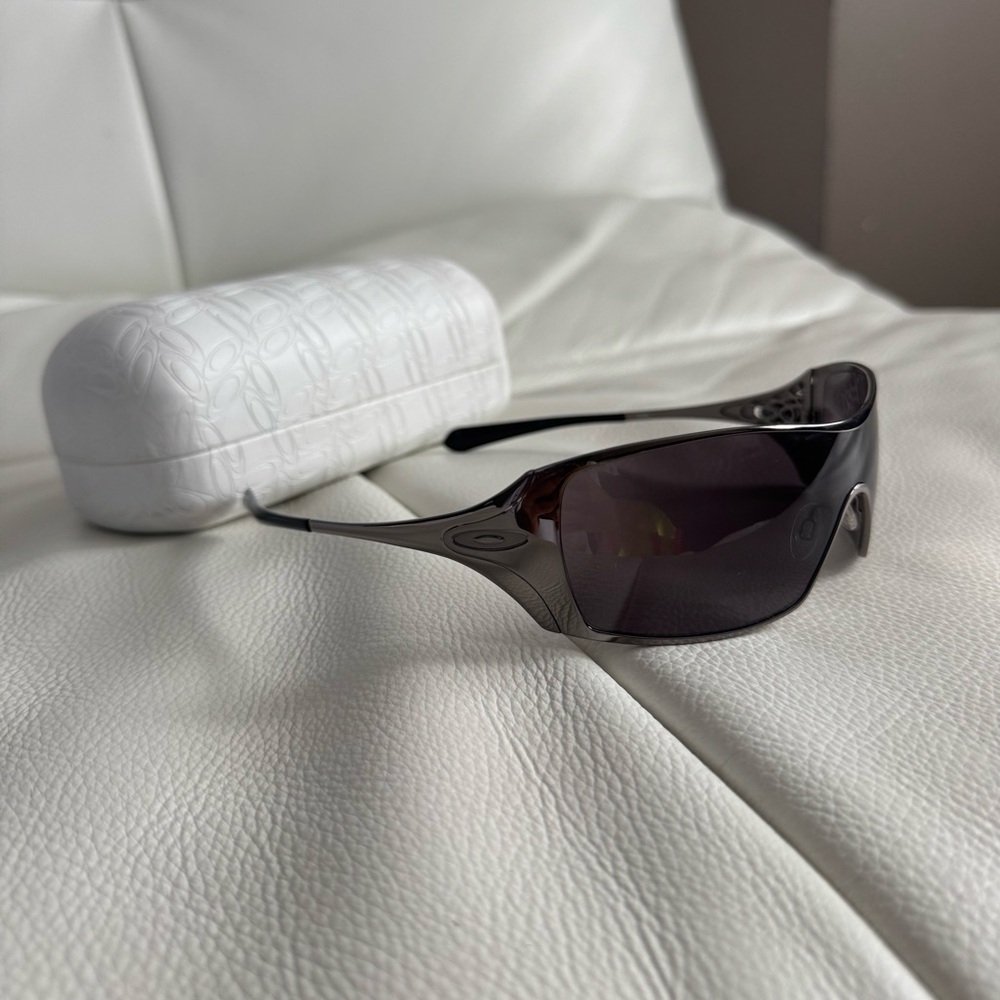 Oakley Dart Unisex Shield Sunglasses